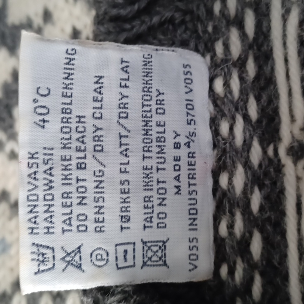 Vintage Voss Pure Wool Sweater - Picture 5 of 5